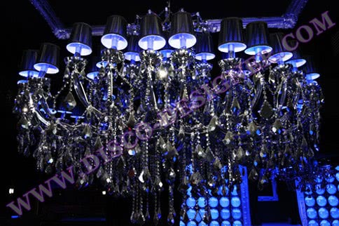 LED迪斯科大型枝形吊灯（镜像水晶）--整体尺寸 - 直径: 200cm, 高度: 140cm